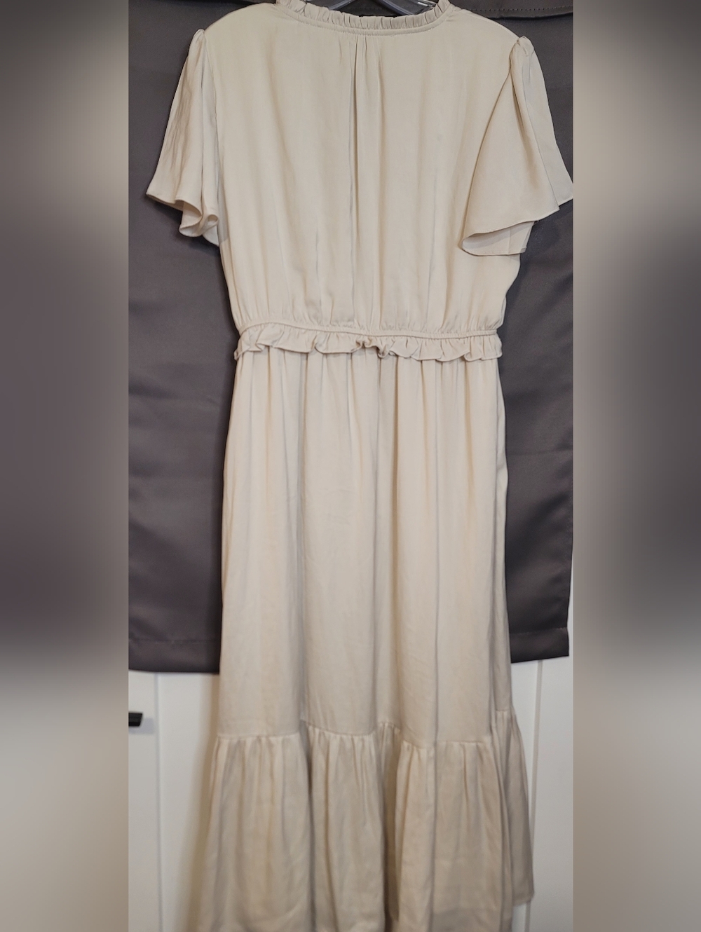 Tea n Rose Creamy, Silky Light Maxi Dress with Flowy Sleeves- Boho Chic, Country - Picture 7 of 16
